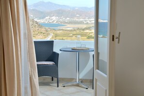Superior Double Room, Sea View | In-room safe, soundproofing, iron/ironing board, free WiFi - Hotel Mediterranean (Naxos)