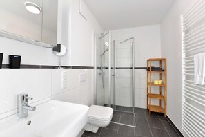 Shower, hair dryer, soap, toilet paper - Upper deck, Germany (Breege)