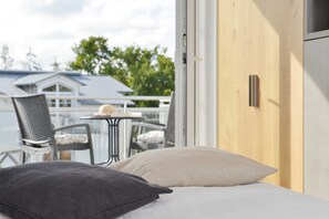 2 عدّة غرف نوم وسرير سفر وواي فاي