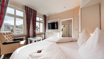 1 bedroom, travel cot, WiFi, bed sheets