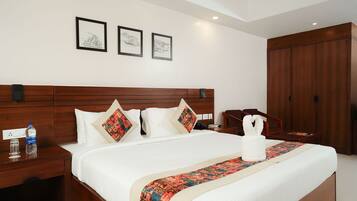 1 bedroom, premium bedding, minibar, in-room safe