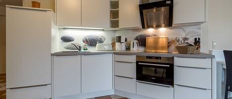Fridge, oven, dishwasher, highchair