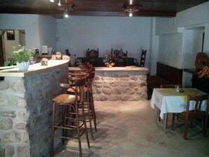 Bar (en la propiedad)