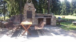 Área de parrillas y picnic