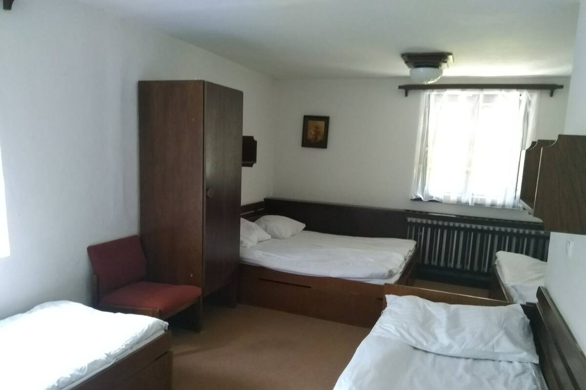 Standard Quadruple Room | Desk, WiFi (free)