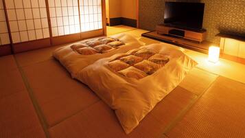 Minibar, in-room safe, free WiFi, bed sheets