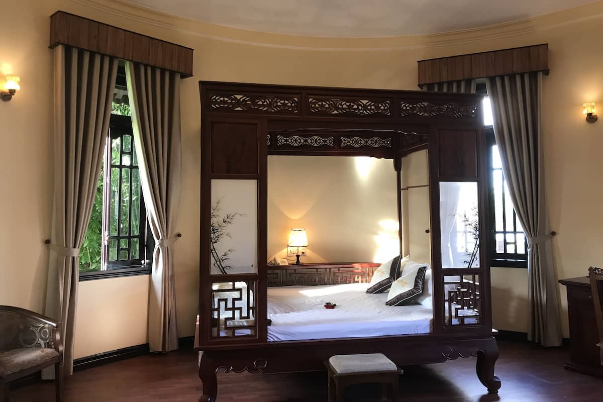 Honeymoon Double Room, Balcony | 1 bedroom, blackout drapes, soundproofing, iron/ironing board