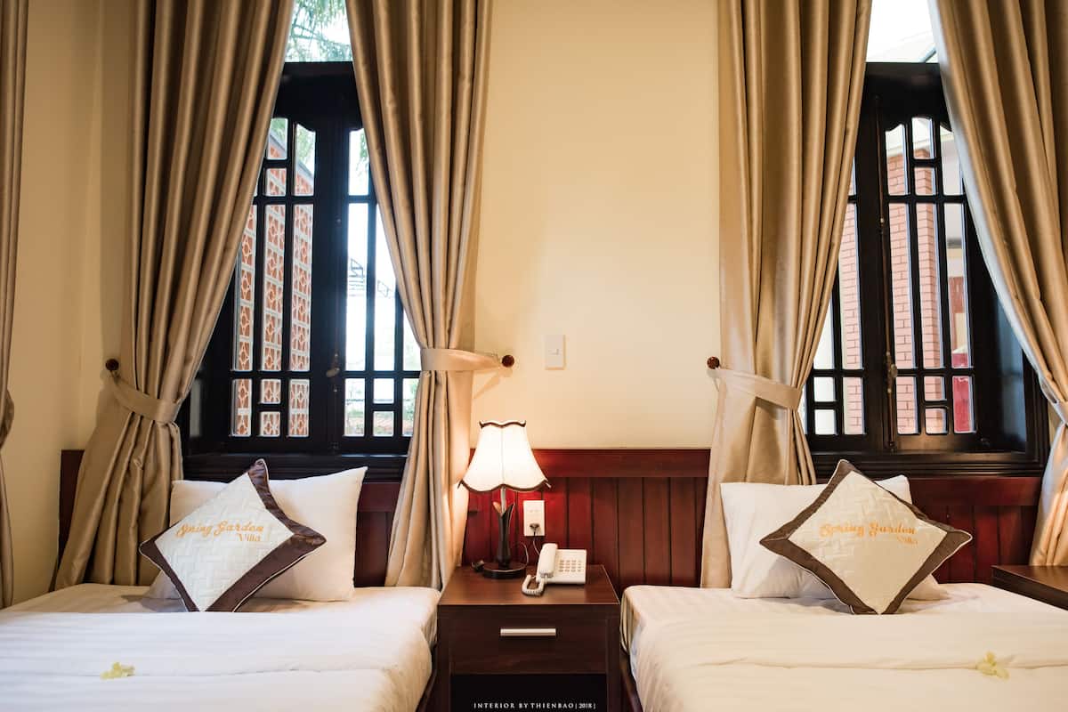 Standard Twin Room, Ground Floor | 1 bedroom, blackout drapes, soundproofing, iron/ironing board