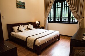 1 多间卧室、遮光窗帘、隔音、熨斗/熨板