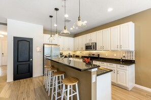 Private kitchen - Orlando Villas Near Disney's (Kissimmee)