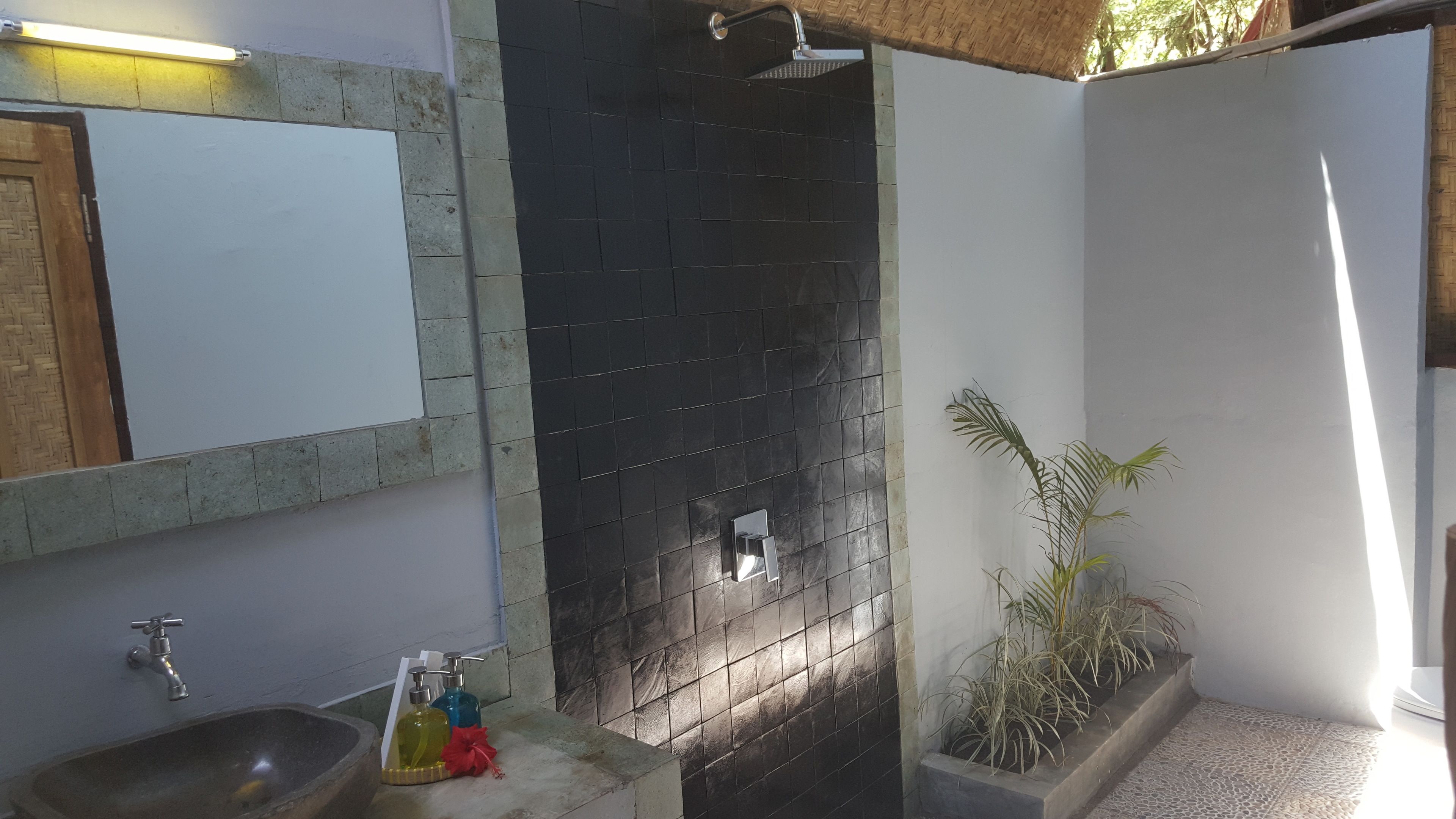 Shower kamar mandi