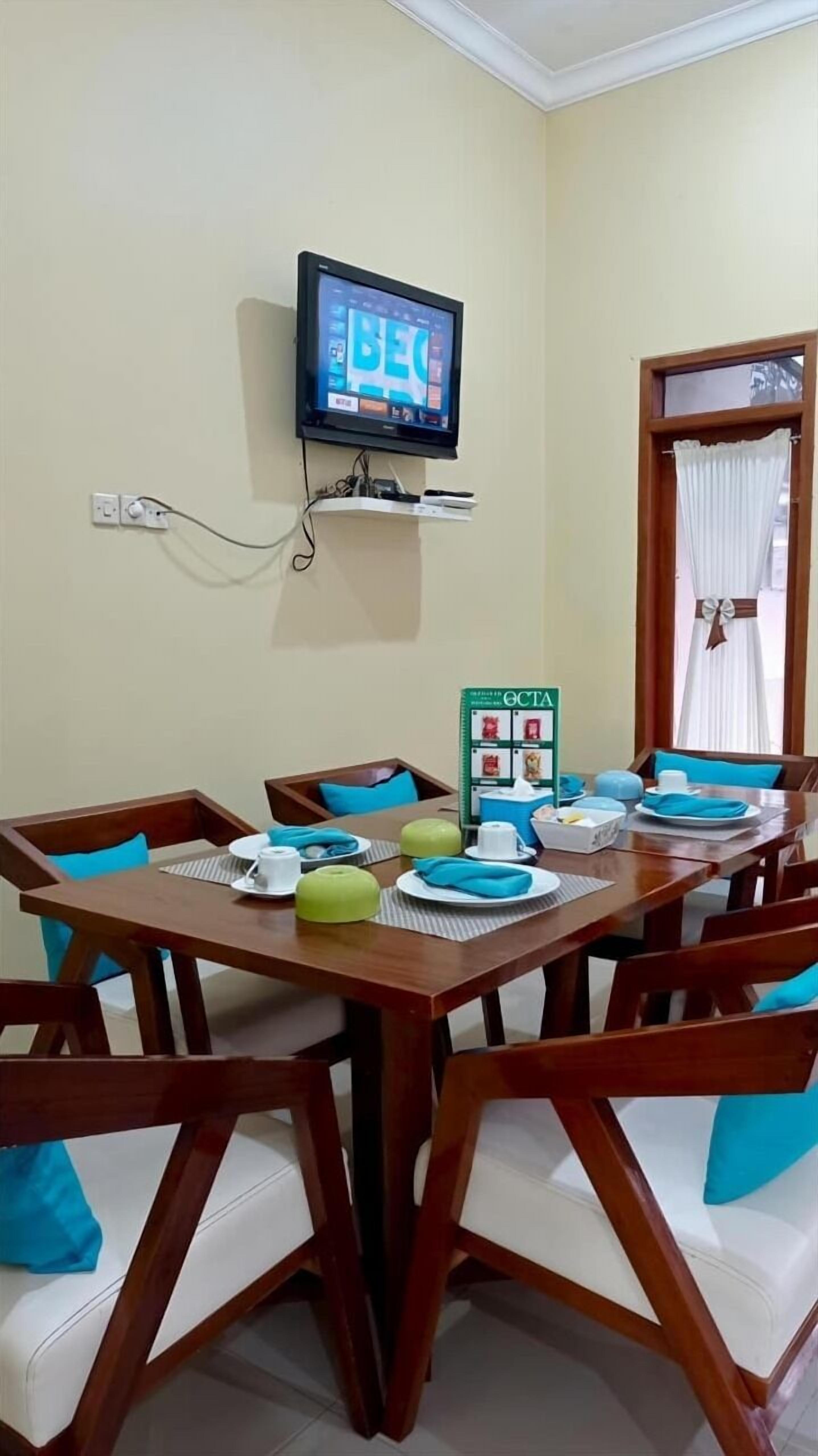 Luxury-Villa, 2 Schlafzimmer, Nichtraucher, Poolblick | Essbereich im Zimmer