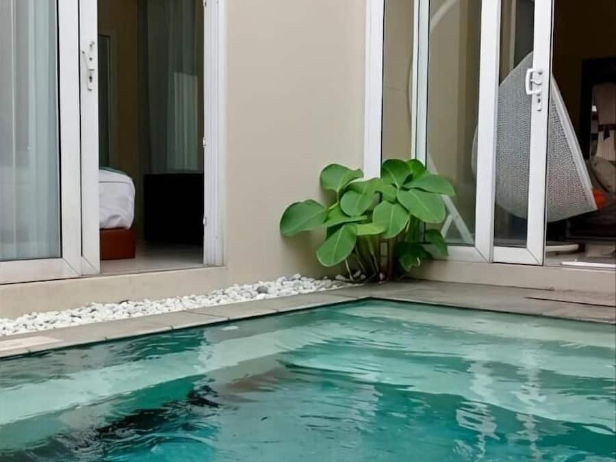 Luxe villa, 2 slaapkamers, niet-roken, uitzicht op zwembad | Kameruitzicht