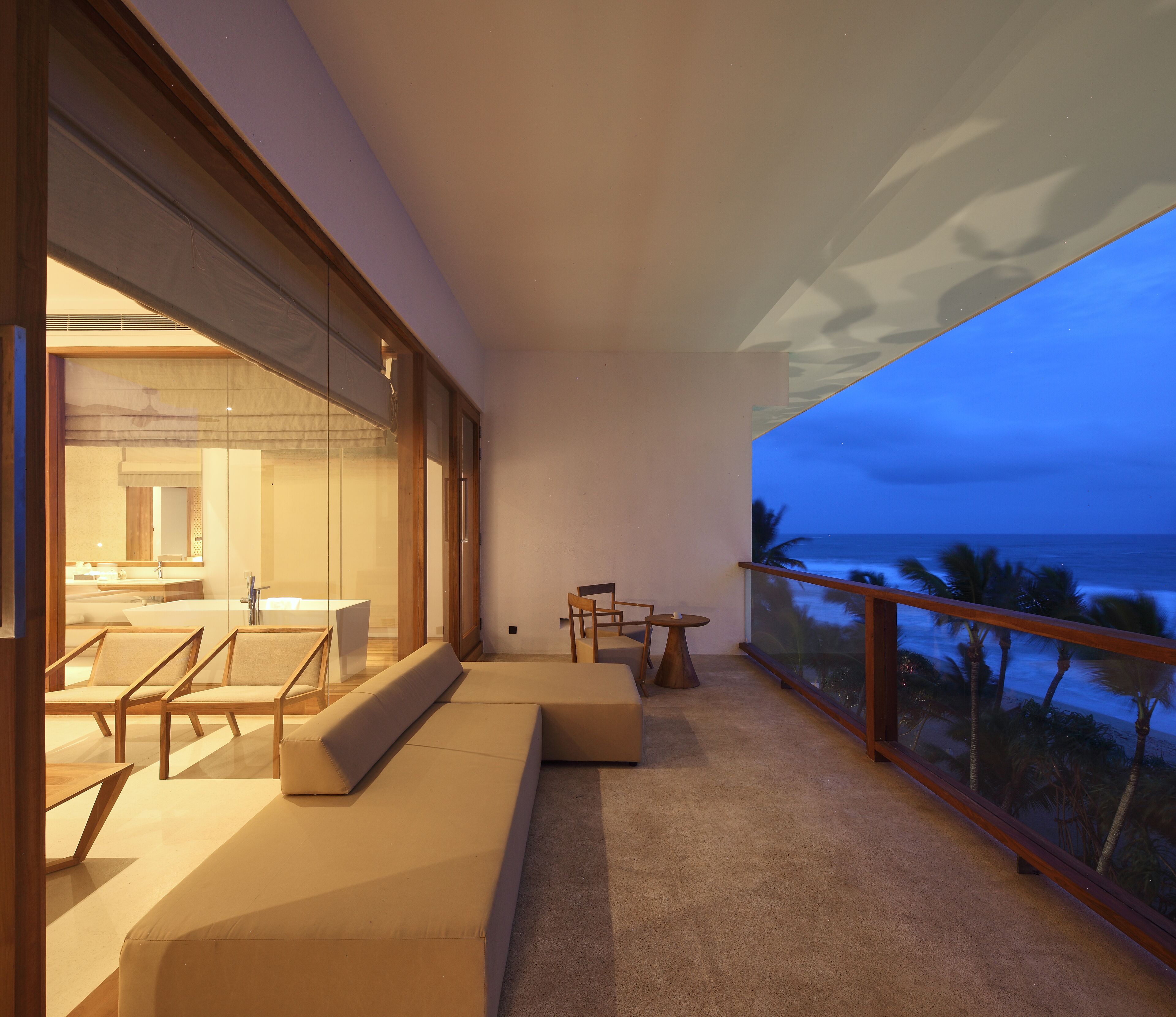 Suite Design, balcon, vue océan | Literie de qualité supérieure, minibar, coffres-forts dans les chambres