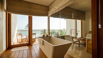 Design Suite, Balcony, Ocean View | Bathroom | Rainfall showerhead, free toiletries, hair dryer, bathrobes
