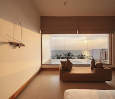 Ropa de cama de alta calidad y minibar 
