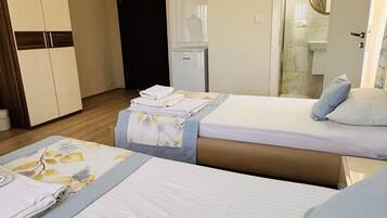 Twin Room | 1 bedroom, Egyptian cotton sheets, premium bedding, free WiFi