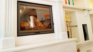 Fireplace - Villa Aphrodite (Platanias)