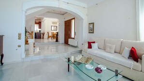 Living area - Villa Aphrodite (Platanias)
