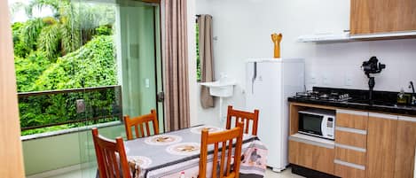 Standard Apartment, 1 Bedroom | Private kitchen | Fridge, microwave, oven, stovetop