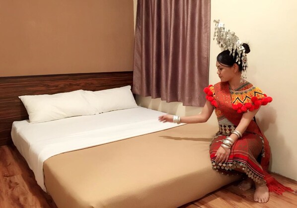 Desk, iron/ironing board, free WiFi - Tey Hotel (Pasir Gudang)