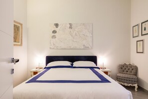 1 habitación, escritorio, tabla de planchar con plancha y wifi gratis 