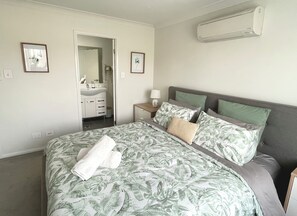 3 chambres, fer et planche à repasser, lit parapluie, Wi-Fi gratuit