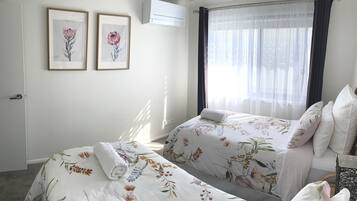 3 bedrooms, iron/ironing board, travel crib, free WiFi