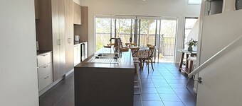 Maison de ville moderne de luxe avec piscine!