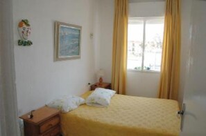 2 dormitorios, tabla de planchar con plancha, wifi gratis y ropa de cama