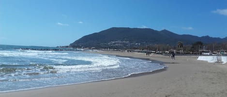 Vlak bij het strand