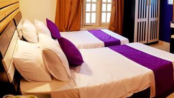 Standard Room | In-room safe, desk, laptop workspace, soundproofing