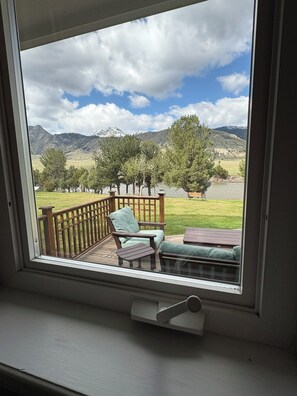 Interior - Relax on the Yellowstone River with Gorgeous Mountain Views (Gardiner)