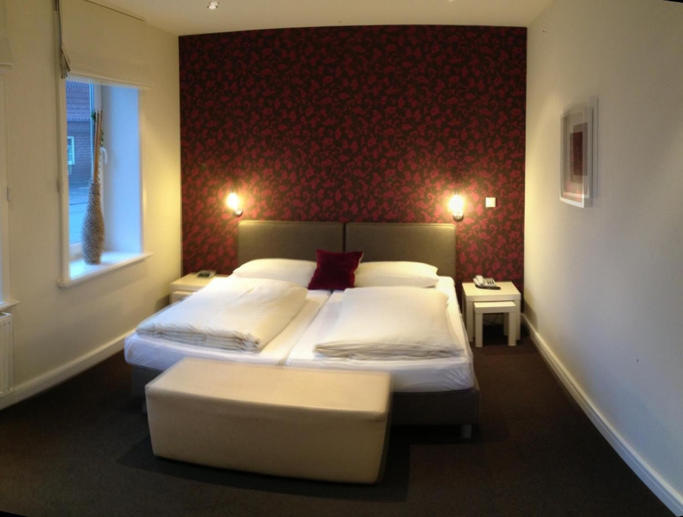 minibar, soundproofing, cots/infant beds, rollaway beds