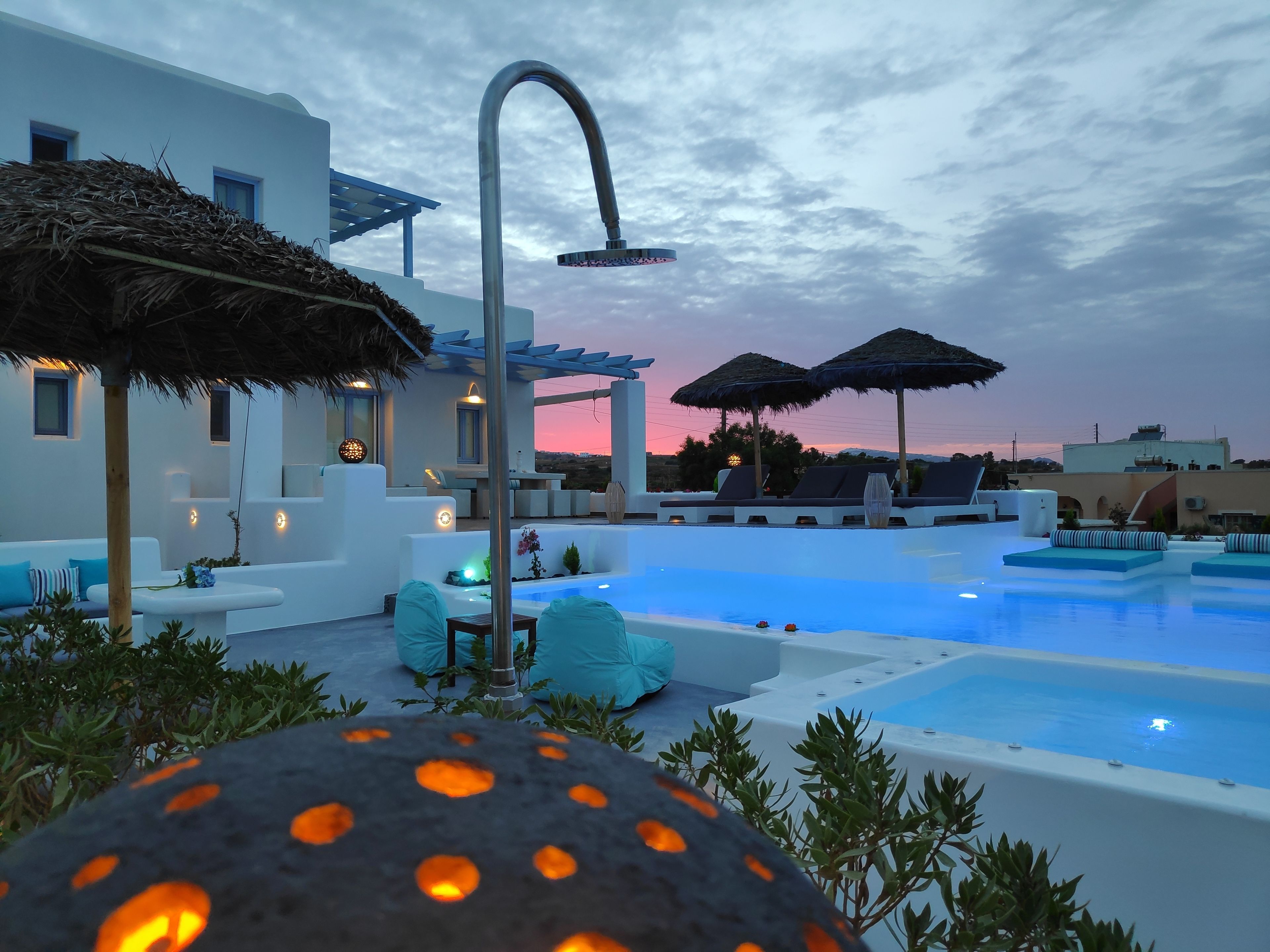 Outdoor pool, an infinity pool