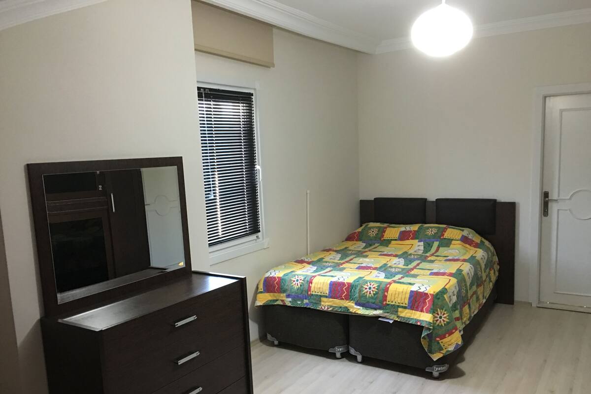 Dupleks Keluarga, 3 kamar tidur | Setrika/meja setrika, Wi-Fi gratis, dan seprai linen