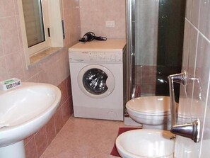 Hair dryer, bidet, towels - Bed and Breakfast Oasi (Reggio Calabria)
