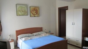 Quadruple Room | 1 bedroom, premium bedding, desk, free WiFi - Bed and Breakfast Oasi (Reggio Calabria)
