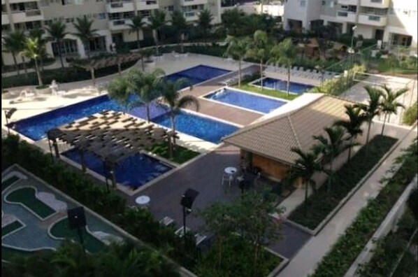 3 outdoor pools