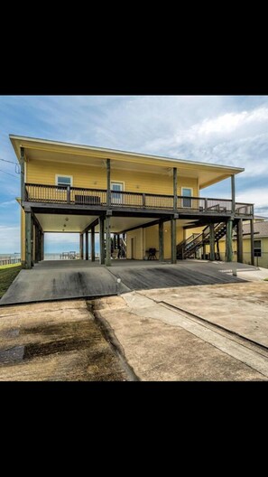 Exterior - Waterfront Property with a 300ft Pier w/ Fishing Lights (Dickinson)