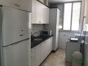 Private kitchen - NEW LISTING ♥ Beautiful Apartment - Close to Everything! ♥ Walk Everywhere! (Bat Yam)