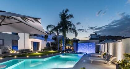 Villa Theocritus. Pool & Sea