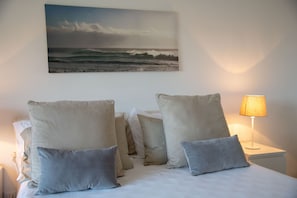 2 chambres, fer et planche à repasser, lit parapluie, Wi-Fi gratuit