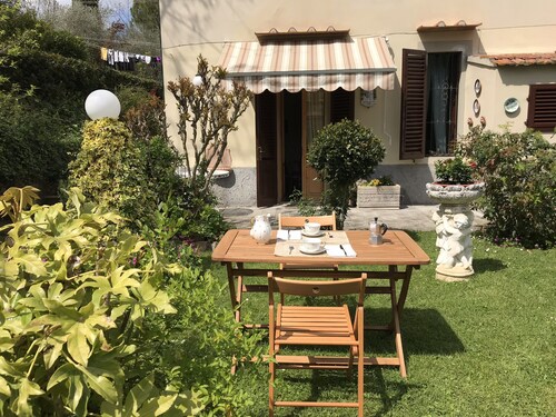 Casa Adriana inside a 14th century Villa with private garden next to Florence