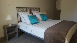 3 bedrooms, desk, iron/ironing board, travel cot