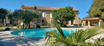 Provencal and authentic farmhouse with olive trees and a magnificent swimming pool