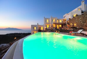 Outdoor pool, a heated pool - NEW Boutique Villa Aquata 4BR Private pool with hydromassage (Mykonos)