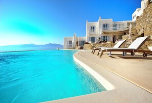 Outdoor pool, a heated pool - NEW Boutique Villa Aquata 4BR Private pool with hydromassage (Mykonos)