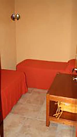2 chambres, fer et planche Ă repasser, accĂšs Internet, draps fournis