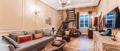 テレビ、テレビゲーム、書庫